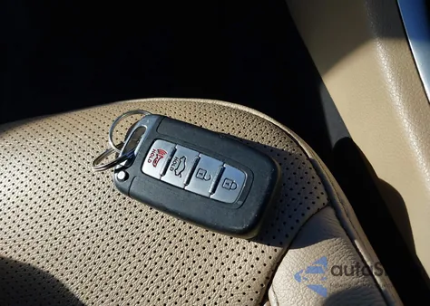 2013 Hyundai Sonata Hybrid Limited z USA, uszkodzony, nr VIN KMHEC4A42DA092228